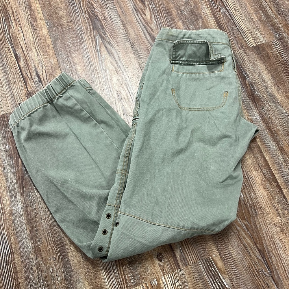 Green vintage Y2K dollhouse low rise cargo pants